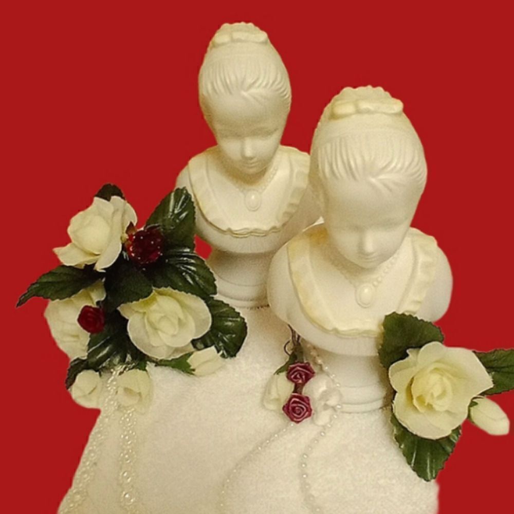 Vintage Avon Classic 18th Century Moonwind Cologne Busts, Set Of 2 white